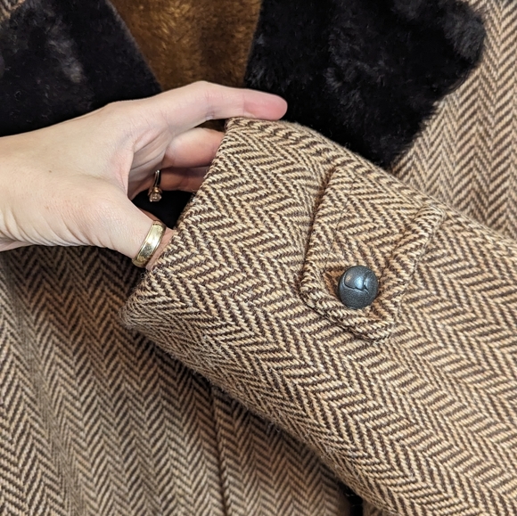 Land-N-Lakes | Vintage | 1960s | Minnesota | Tweed + Faux Fur Wool Overcoat - Picture 7 of 15